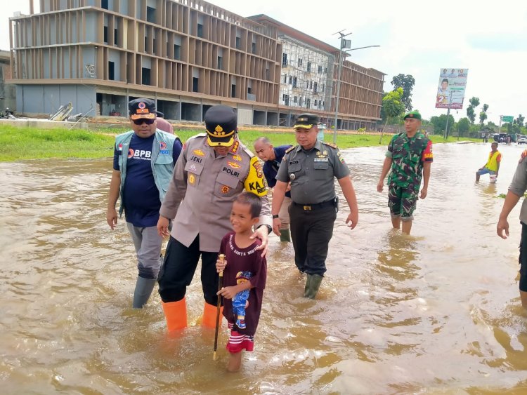 Dandim Pekanbaru Kunjungi Korban Banjir,Sebagai Bentuk Hadir TNI di Masyarakat