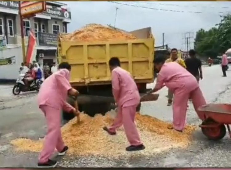 Masyarakat Perbaiki Jalan Secara Swadaya Merupakan Bentuk Ketidak Pedulian Pemko  Memajukan Kota