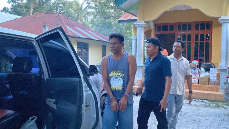 Tim Tangkap Buron (TABUR)  Kejaksaan Tinggi Nusa Tenggara Timur berhasil Menangkap buronan Daftar Pencarian Orang (DPO) Kejari Sabu Raijua atas nama Para Daddu