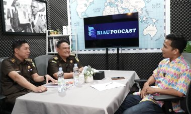 Koordinator Bidang Perdata dan Tata Usaha Negara Kejaksaan Tinggi Riau Menjadi Narasumber Dalam Acara Podcast Riau Park TV