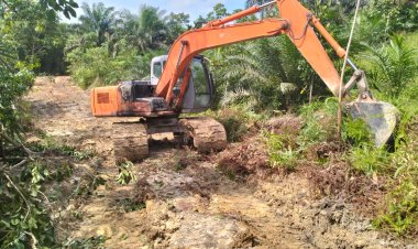 Excavator Memudahkan Kegiatan Pra TMMD ke 120 Kodim 0301 PBR