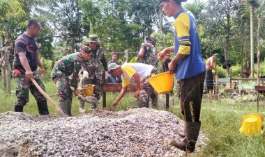 Tanpa Alat Modern, Satgas Pra TMMD Dengan Semangat Kerjakan Rehab RTLH