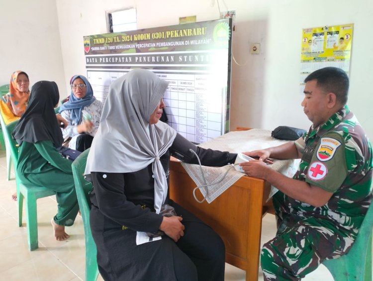 Peduli Terhadap Kesehatan Warga di Lokasi TMMD, Tim Kesehatan Dari RST Laksanakan Pengecekan Kesehatan.