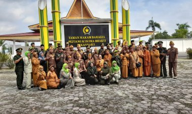 Dalam Rangka Harvetnas DPD LVRI Provinsi Riau dan Kanminvet Wilayah Riau, melaksanakan Ziarah ke TMP