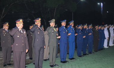 Jelang Puncak HUT RI ke 79, Dandim 0301/Pbr Hadir Apel Kehormatan dan Renungan Suci