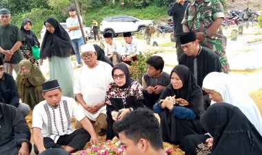 Bentuk Kepedulian Pada Warga Binaan,Babinsa Kodim 0301/Pbr Melayat ke Rumah Duka