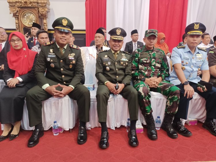 Kasdim 0301 Pekanbaru Hadiri Pelantikan 50 Anggota DPRD Kota Periode 2024-2029