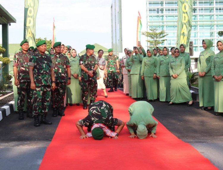 Dihadiri Dandim 0301/Pbr,Pelepasan Tradisi Danrem 031/WB  Diwarnai Rasa Haru