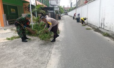 Ciptakan Lingkungan Bersih,Babinsa Kodim 0301/ Pbr Laksanakan Goro Bersama Masyarakat