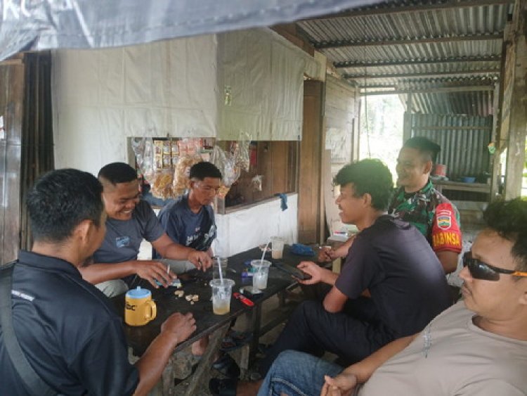 Perkuat Kemanunggalan Dengan Warga Binaqan,Babinsa Kodim 0301/ Pbr Gencar Laksanakan Komsos Kemasyarakat