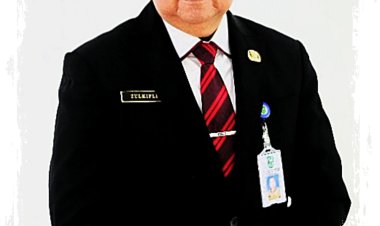 Asisten I (Setdaprov) Riau Zulkifli Syukur Melantik 10 Pejabat Fungsional Pemprov Riau