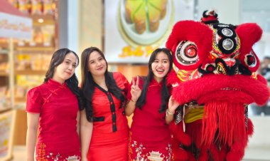 Atraksi Barongsai Meriahkan Perayaan Imlek 2025 di Bandara SSK II Pekanbaru 