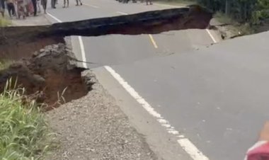 BREAKING NEWS: Jalan Nasional Sumbar-Jambi Lumpuh Total Akibat Banjir, Kendaraan Mengular