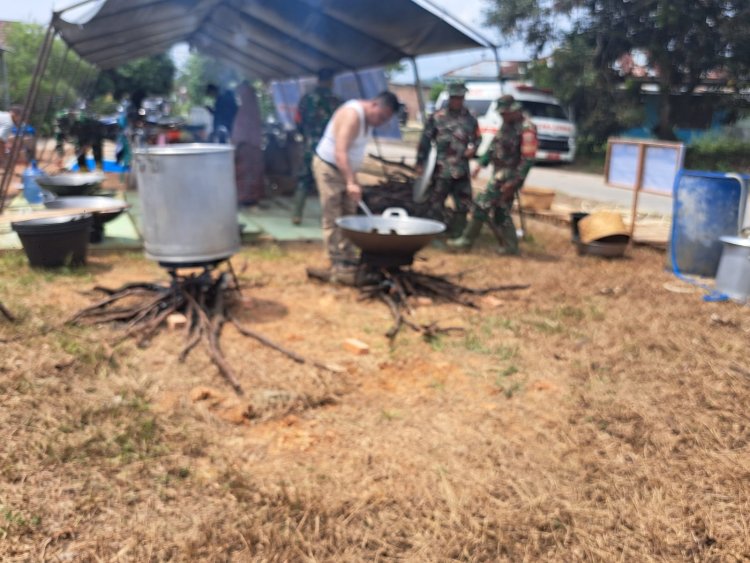 Danramil 07/ Tenayan Raya Rela Berhari Hari Berada di Tengah Tengah Pengungsi