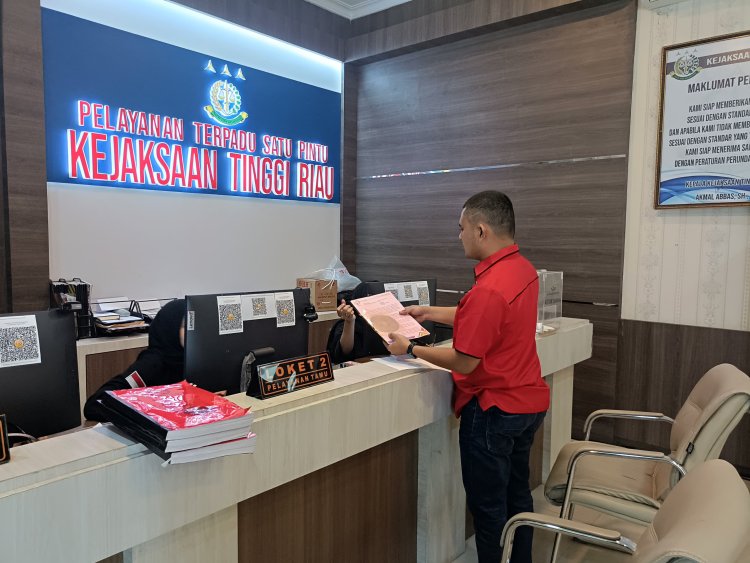 Teva Iris Resmi Laporkan J di Kejati Riau Demi Jaga Marwah PDIP