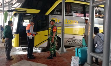 Babinsa Kodim 0301/PBR Sertu Joni Marlin Monitor Arus Balik Lebaran Idul Fitri 1446 H/2025 M