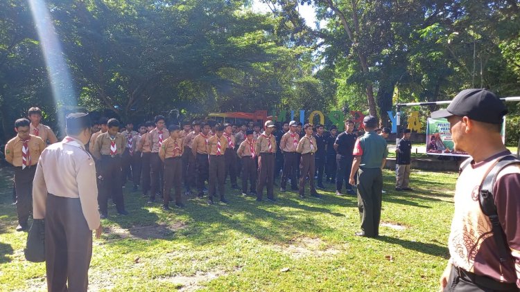 Babinsa Kodim 0301/Pbr Latih PBB Siswa Alfitiyah