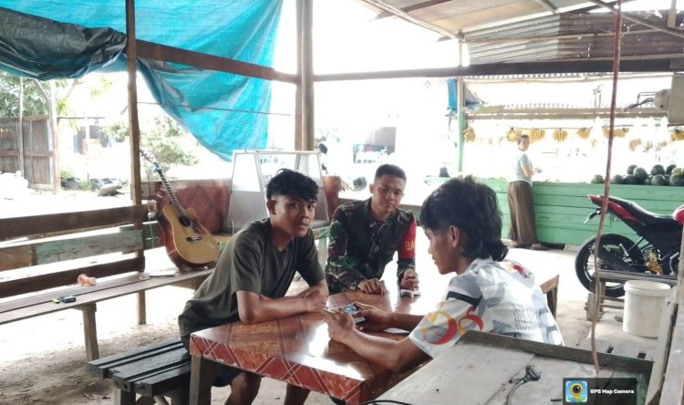 Babinsa Kodim 0301/Pbr Ajak Masyarakat Jaga Kebersihan Lingkungan