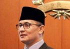 Pemimpin yang Tertukar : Bayang-Bayang di Tahta, Terang di Pinggiran