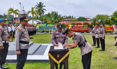 Kapolres Pimpin Sertijab Kabag Ren dan Lima Kapolsek Jajaran Polres Kampar