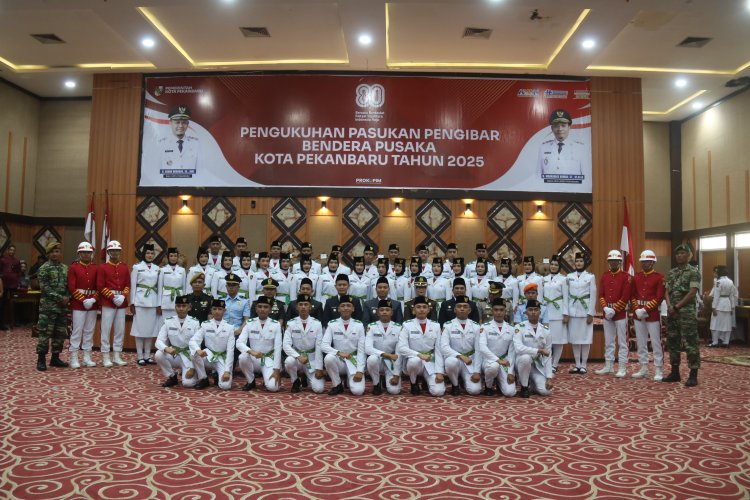 Kasdim 0301/Pbr Wakili Dandim pada Pengukuhan Paskibraka Kota Pekanbaru Tahun 2025