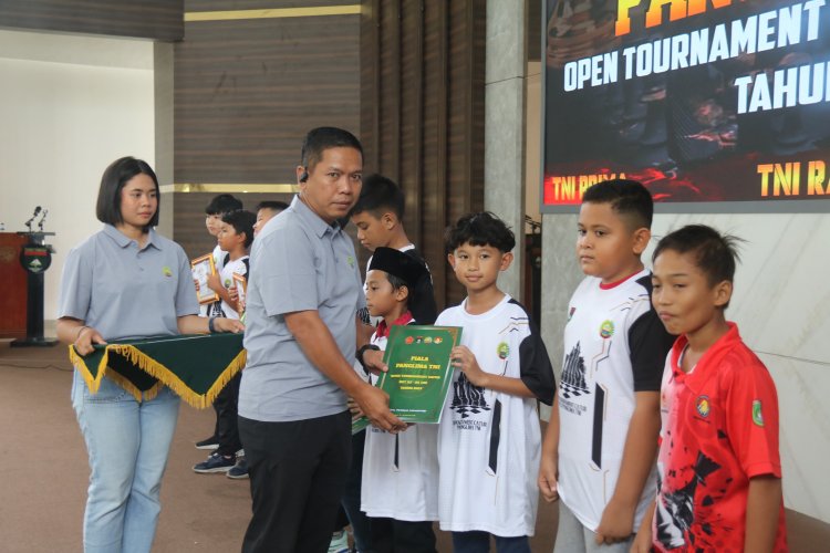 Dandim 0301/Pbr Ikuti Penutupan Turnamen Catur Piala Panglima TNI di Pekanbaru