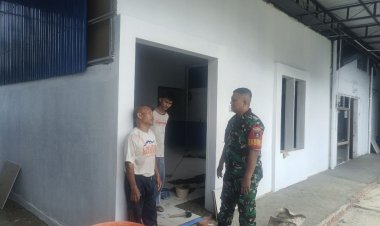 Pastikan Prosedur Keselamatan di Jalankan,Babinsa Kodim 0301/ Pbr Laksanakan Komsos Dengan Tukang Bangunan