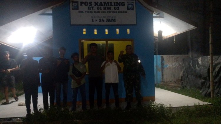 Guna Ciptakan Lingkungan Aman,Babinsa Kodim 0301/Pbr Laksanakan Patroli Wilayah Dan Komsos