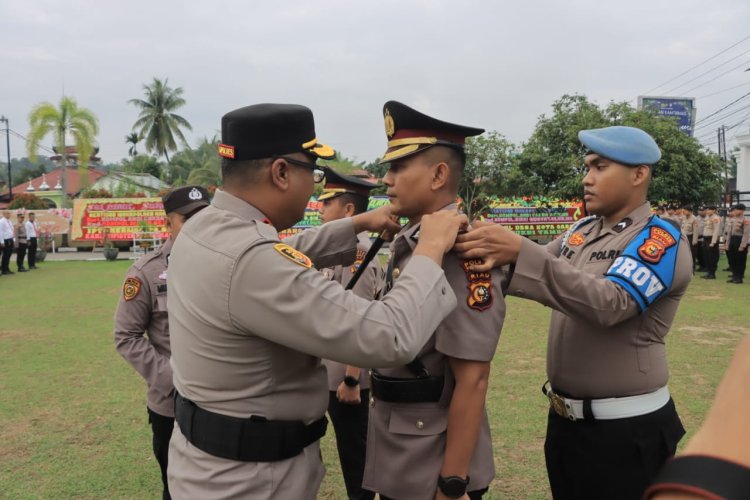 Polres Kampar Gelar Sertijab Waka Polres, Kompol Andi Cakra Putra Serahkan Jabatan ke Kompol Rizki Hidayat!"
