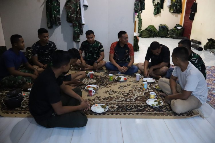 Kebersamaan Hangat Satgas TMMD Ke-127 Kodim 0301/Pekanbaru Buka Puasa Bersama Ibu Asuh di Tenayan Raya