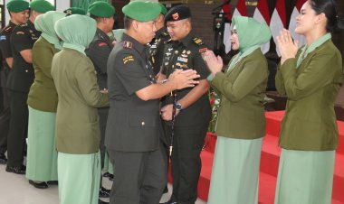 Dandim 0301/Pekanbaru Hadiri Sertijab Danyon Komposit I/Garda Pati dan Dankikavser 6/RBT