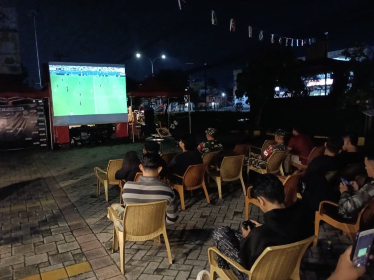 Layar Besar, Semangat Besar: Ribuan Warga Meriahkan Nobar Bersama Kodim 0301/Pekanbaru 